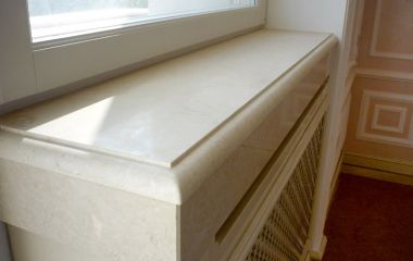 Использование мрамора и гранита для создания подоконника